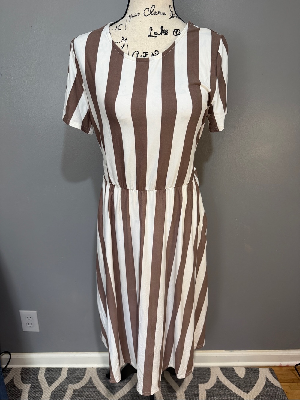 LEVACA Women's Brown and White Vertical Stripe Midi Dress SZ L NWT